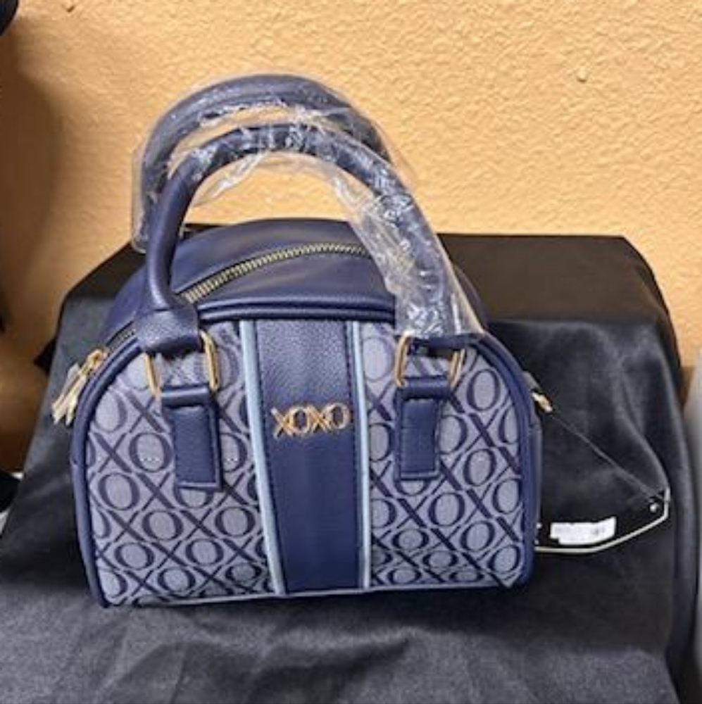 Purse - Picture 2 of 3